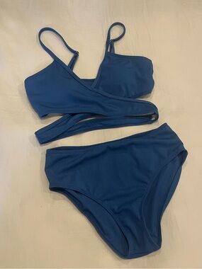 Amazon Criss Cross Blue Swim Suit Girls Teens 2-piece Bikini NWT Size 12-14